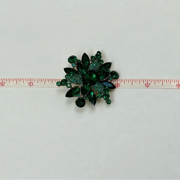 Green Flower/Snowflake Brooch /Pendant - Picture 5 of 6
